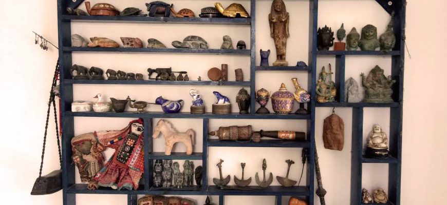 אלוהי הדברים הקטנים ומזכרות קטנות הקלות לנשיאה (ולנסיעה)