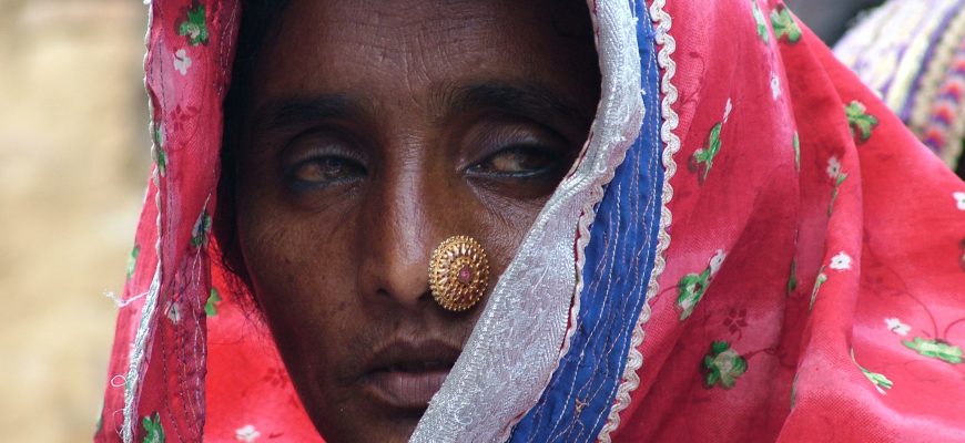 קניות בגדים הודיים און-ליין